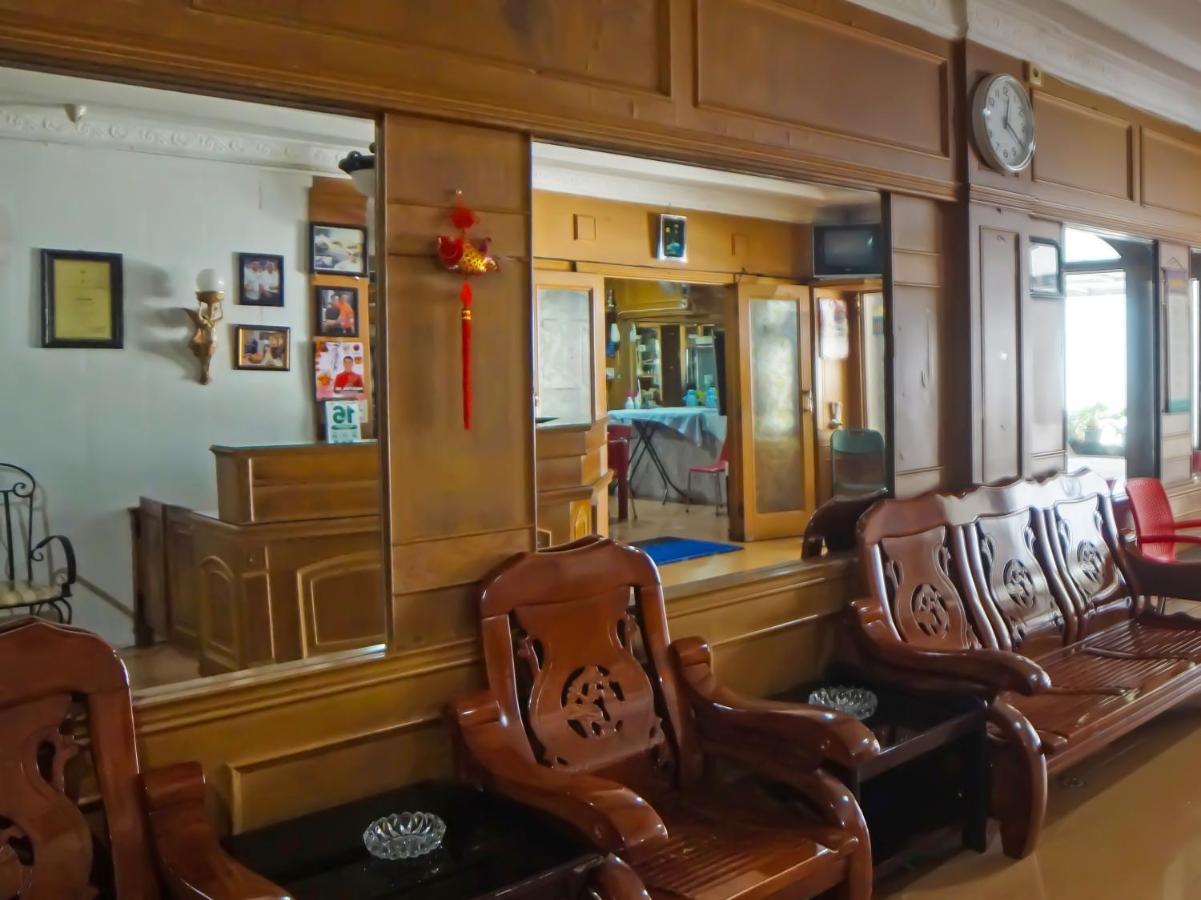 Hotel Oyo 92266 Binaka Medan