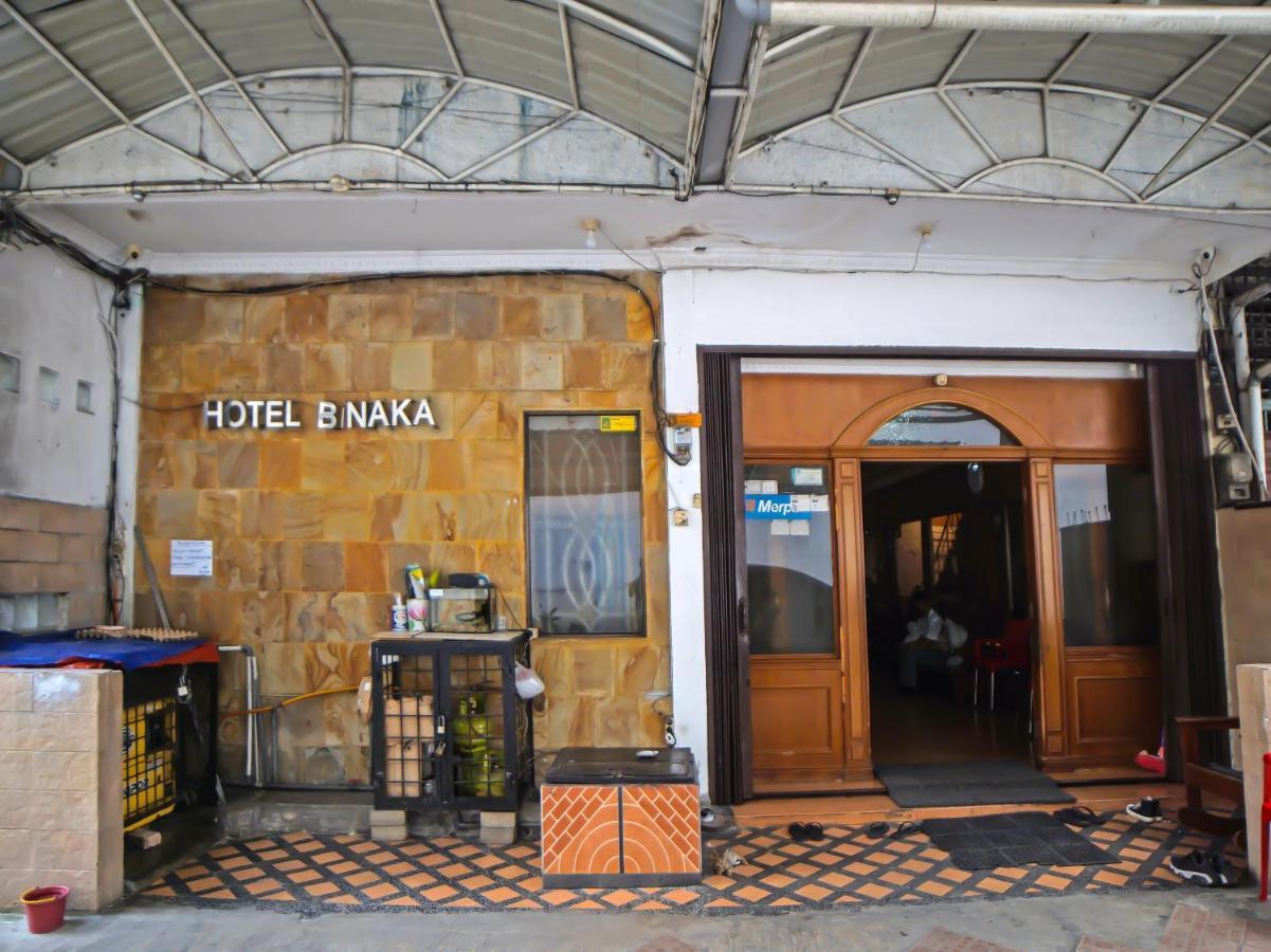Oyo 92266 Binaka Hotel